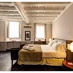 Giulia Apartment *
